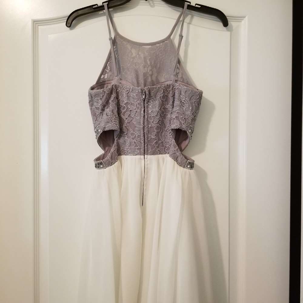 Dress - Picture 11 of 11